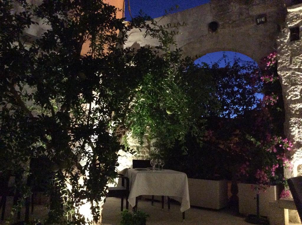 Palazzo Muro Leccese Relais De Charme & Wellness Exterior foto